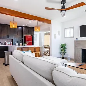 Vacation I Big Backyard I 5min To Sofi Holiday home Inglewood
