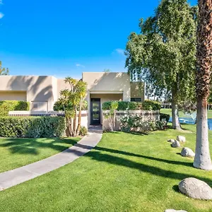 Midnights At The Oasis Holiday home Cathedral City